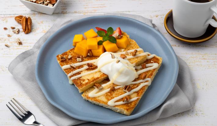 Pan Francés con Yogurt y Mango