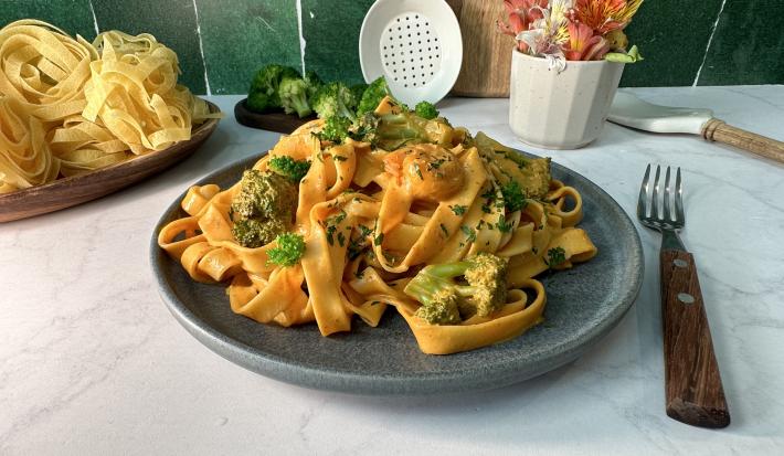 Fetuccini a la Crema con Camarones