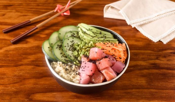 POKE BOWL de ATÚN con QUINOA