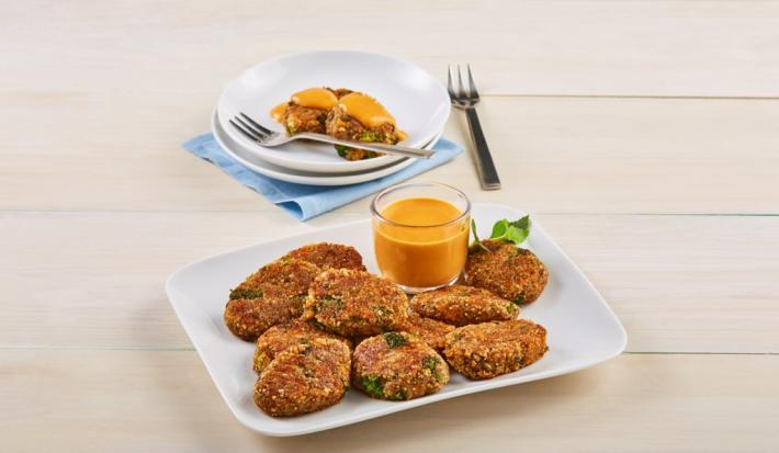 Nuggets vegetarianos con salsa de cacahuate