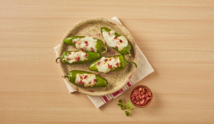 Jalapeños rellenos de choriqueso