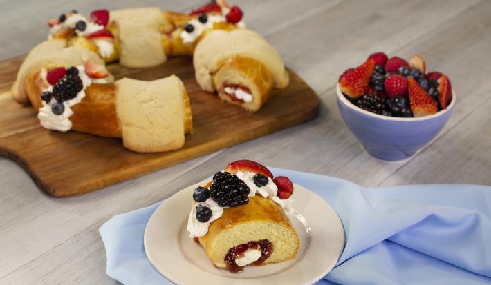 Rosca de queso y mermelada