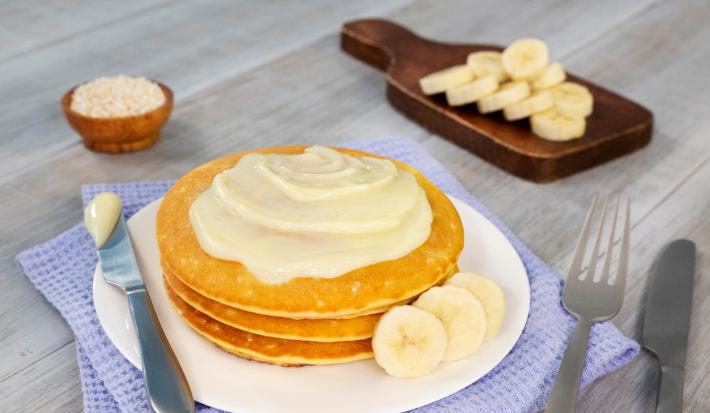 HOT CAKES DE PLÁTANO CON AMARANTO