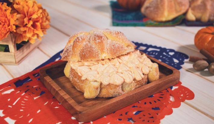 PAN de MUERTO RELLENO de CALABAZA preparado con Leche Condensada LA LECHERA®