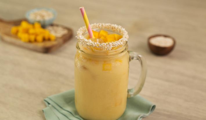 Agua de mango con avena