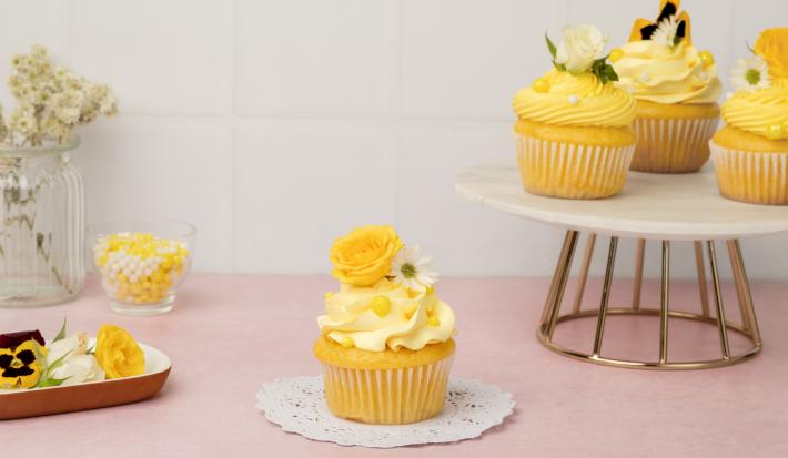 Cupcakes con Flores Amarillas