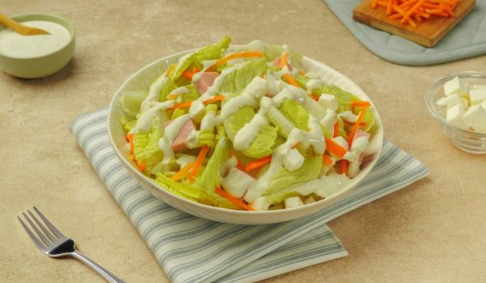 Ensalada con Aderezo de Yogurt y Perejil