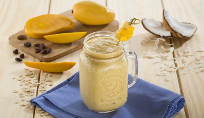 Licuado de coco, mango y avena