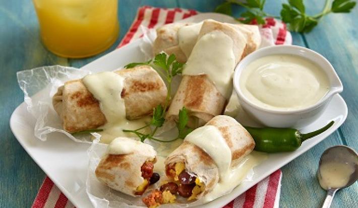 burritos con huevo frijol y chorizo