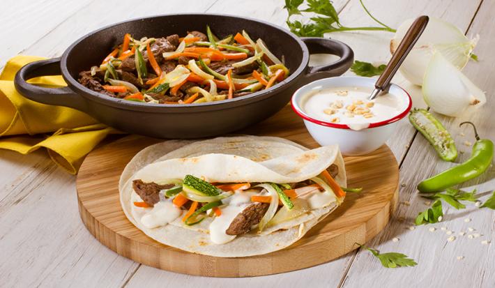 fajitas de arrachera en salsa de cacahuate