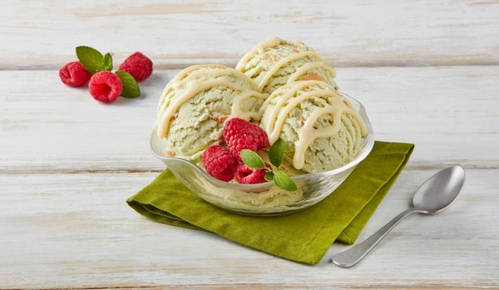 Helado de pay de limón con aguacate