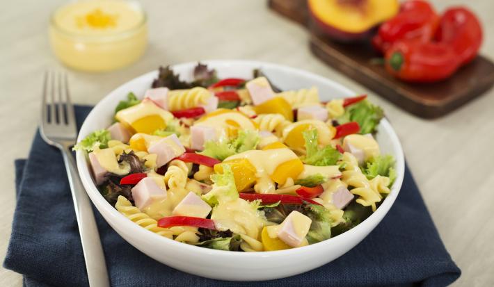 Ensalada con aderezo de durazno