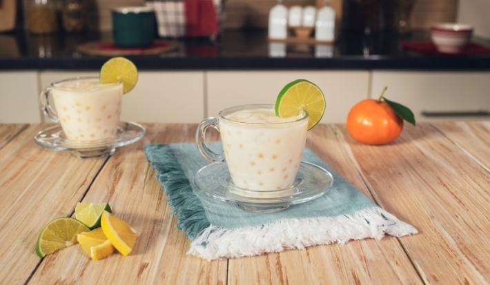 ATOLE de TAPIOCA con CÍTRICOS preparado con CARNATION® CLAVEL® Reducida en Grasa