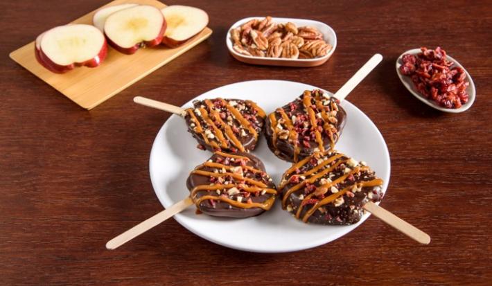 APPLE POPS preparados con Dulce de Leche LA LECHERA® Sirve Fácil