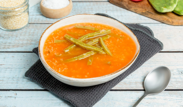 Sopa de Nopales con Quinoa