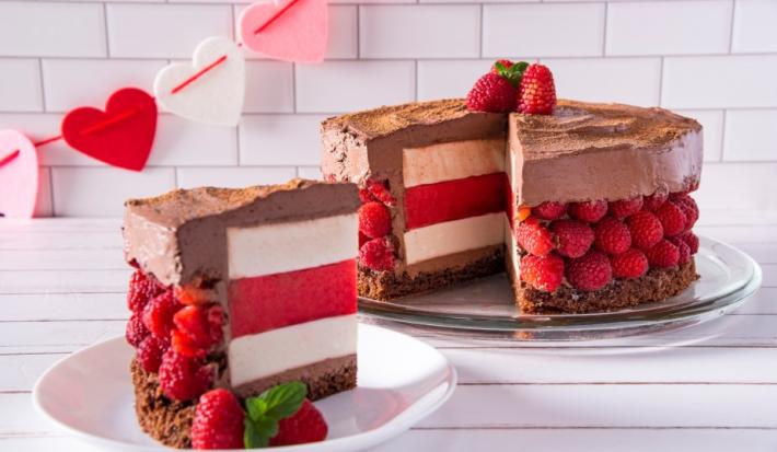 PASTEL de SAN VALENTÍN preparado con Leche Condensada LA LECHERA®