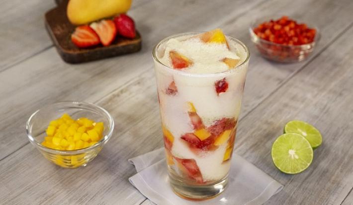 Limonada brasileña con frutas