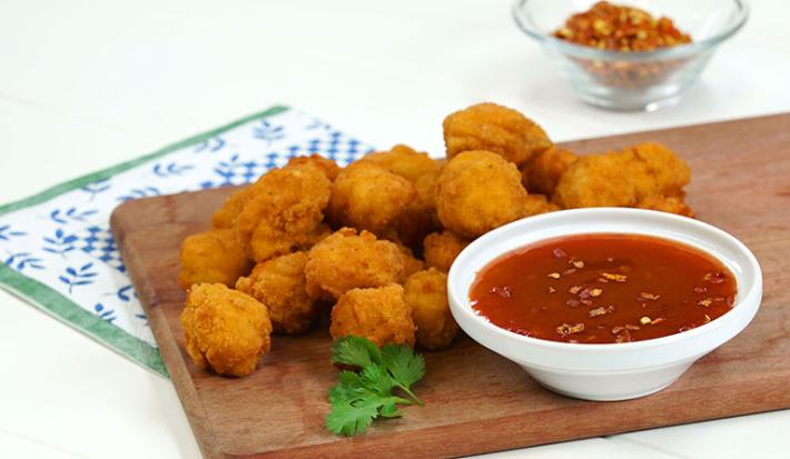 Palomitas de pollo con salsa agridulce