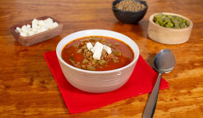 Sopa de lentejas con nopales