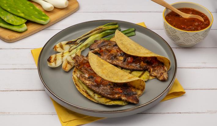 Tacos de Costilla con Nopales