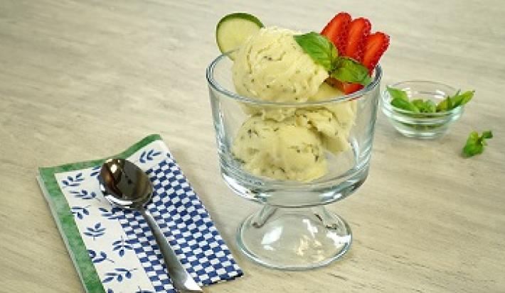 Helado de albahaca y limón