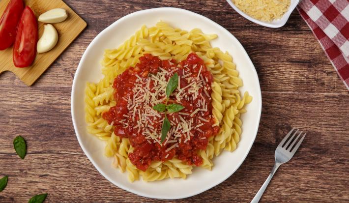 Fusilli en Salsa Estilo Pomodoro