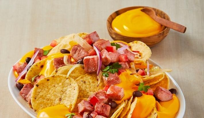 Nachos con carnitas de atún