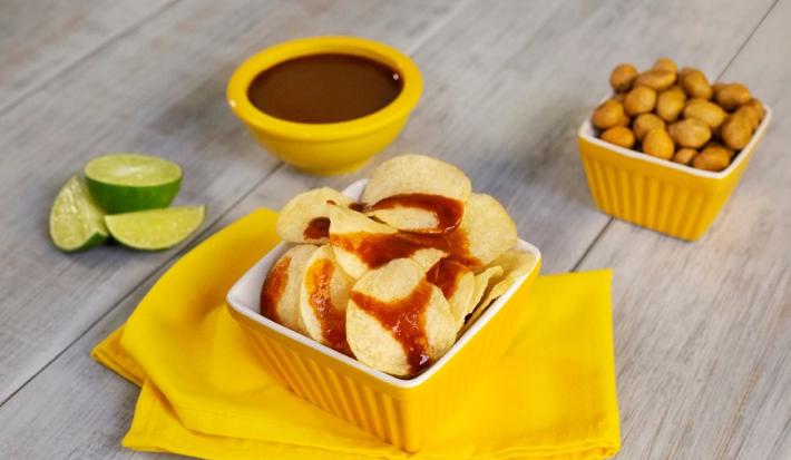 PAPAS con SALSA BRAVA preparada con Jugo MAGGI®