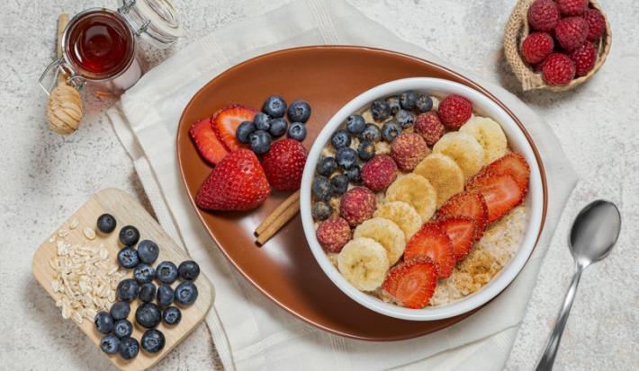 Tazón de quinoa con fruta