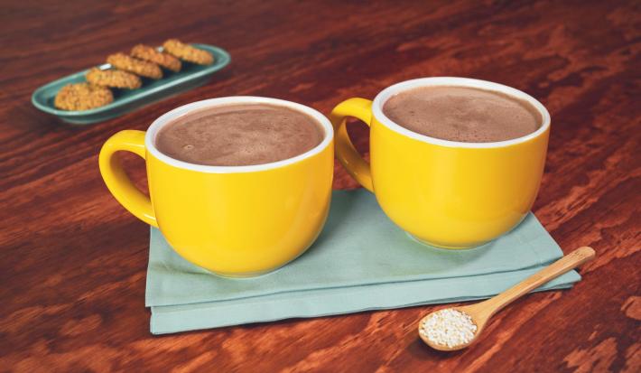 ATOLE de CHOCOLATE con AMARANTO preparado con Chocolate para Mesa ABUELITA® Reducido en Azúcar