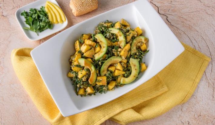 ENSALADA de MANGO con CILANTRO preparada con Jugo MAGGI®