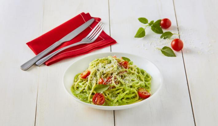 Espagueti con pesto cremoso