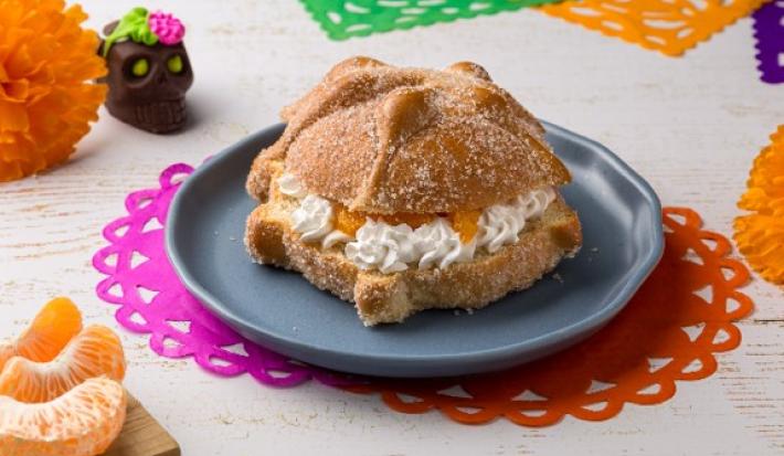 Pan de Muerto Relleno de Mandarina