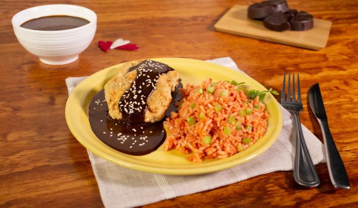 Tortitas de camarón con mole