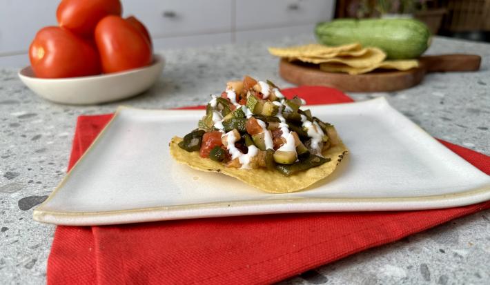 Tostadas de Calabacitas con Rajas