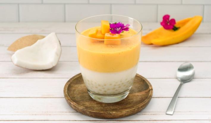 GELATINA de MANGO TAPIOCA preparada con Alimento a Base de Coco CARNATION® CLAVEL®