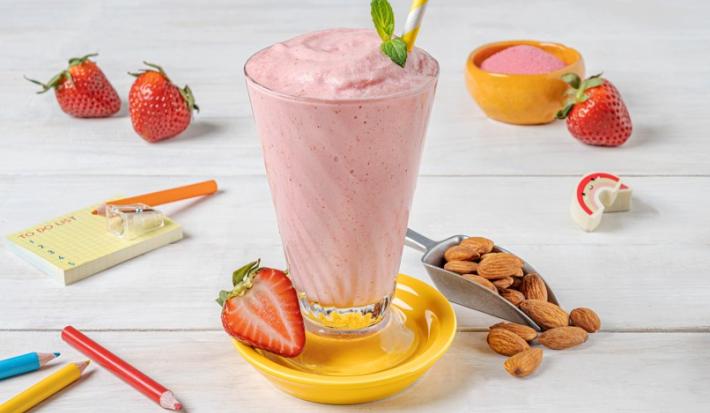 Smoothie de Yogurt, Fresas y Almendras