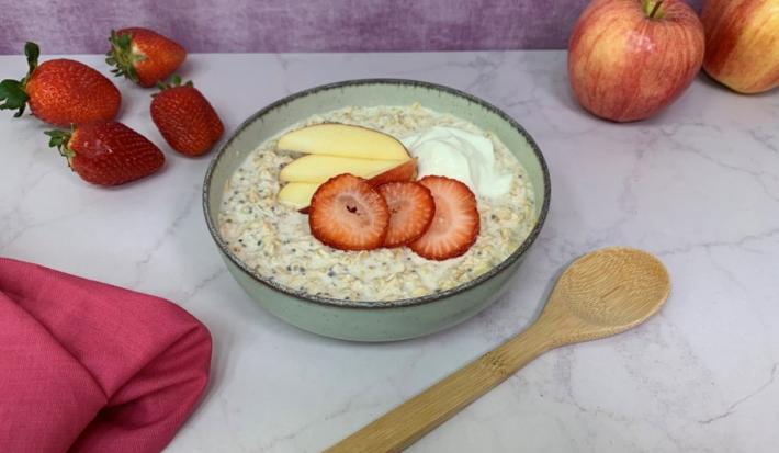 Tazón de Avena con Fruta para la Cena