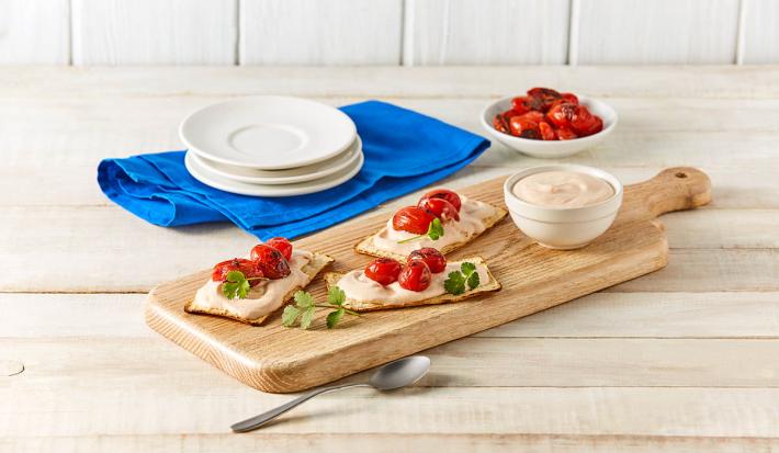 Tostadas con dip de pechuga de pavo