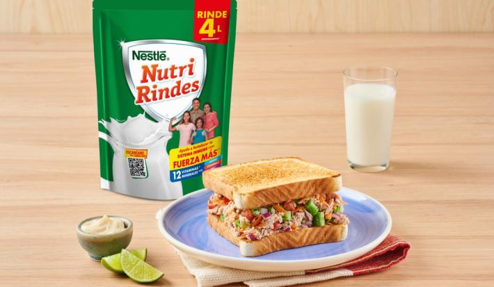 Sándwich de Ensalada de Atún