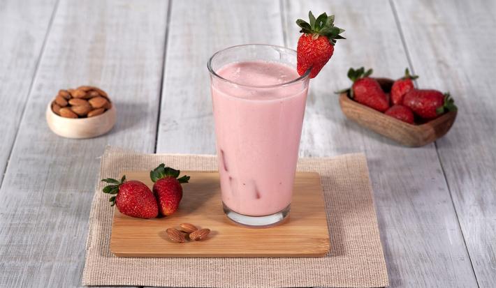 Agua de limón, guayaba y fresa