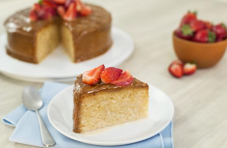 Pastel de tres leches con dulce de leche | Recetas Nestlé